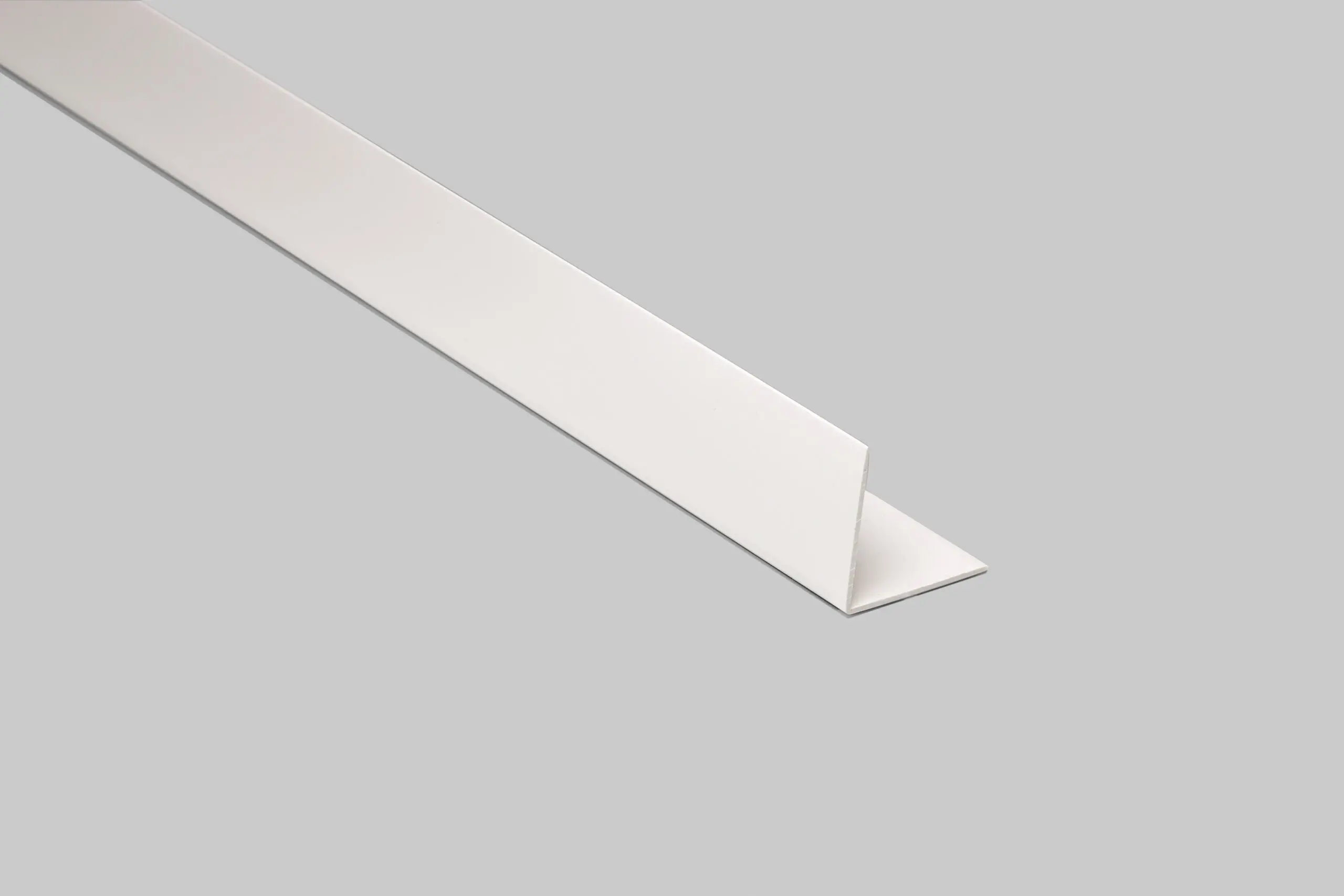 4437, 0.9 m - angle profile, white